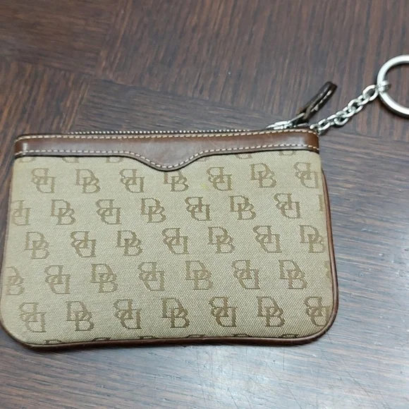 Dooney & Bourke logo canvas keychain change purse/wallet with zip top 4" x 6" - Picture 1 of 5
